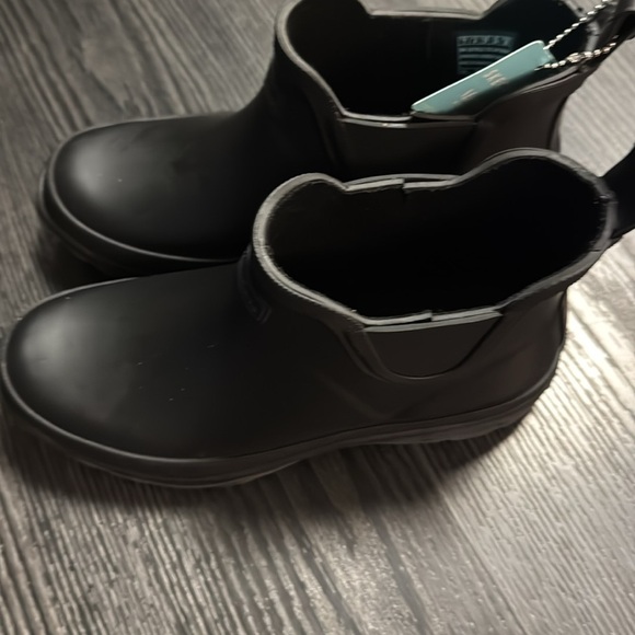 NWT🍍 Martha Stewart x Skechers Waterproof Chelsea Boots Rugged Rain 🍍SZ 7 - Picture 3 of 6